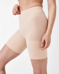 Spanx Seamless Power Mid-Thigh Short