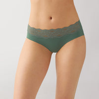 b.tempt'd b.bare Hipster