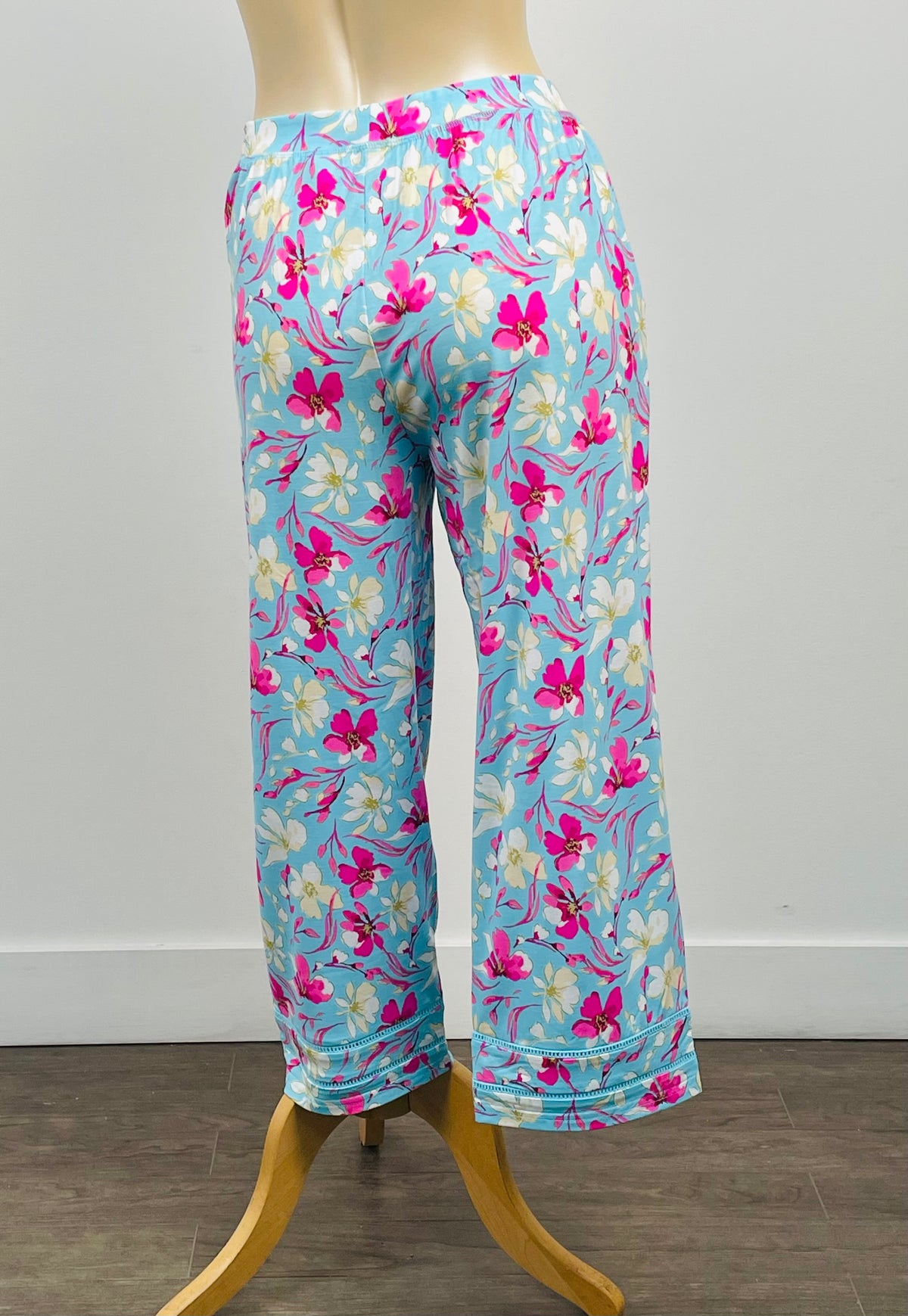 Cool Girl Comfy Cabana Capri