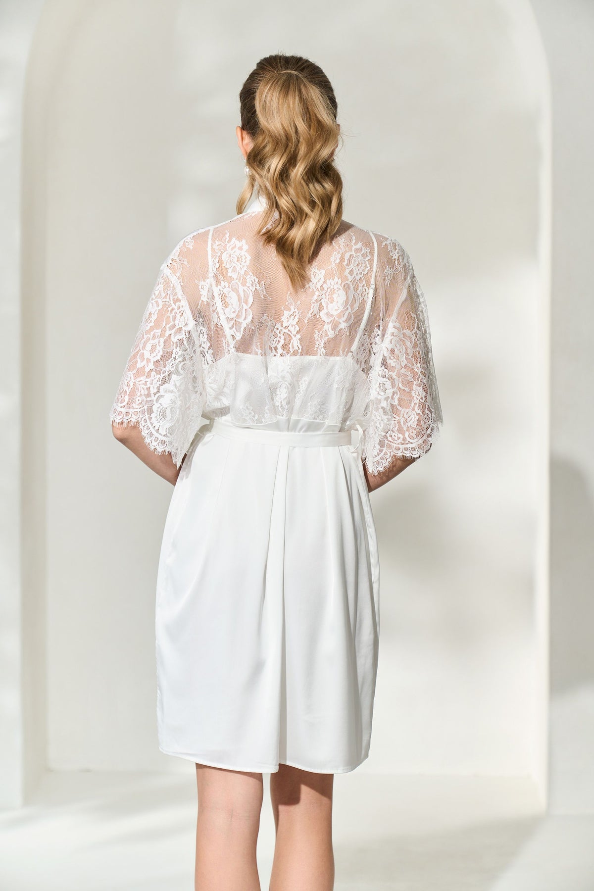 By Catalfo Blisse Lace Robe