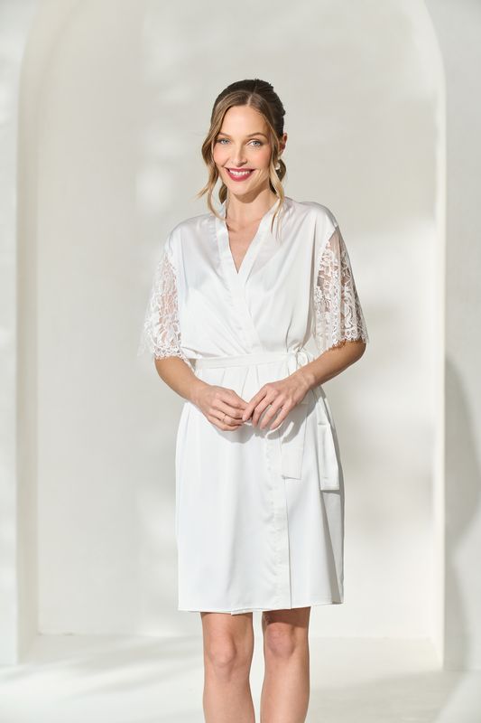 By Catalfo Blisse Lace Robe